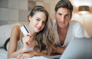 Czy jest ze mną w związku dla pieniędzy