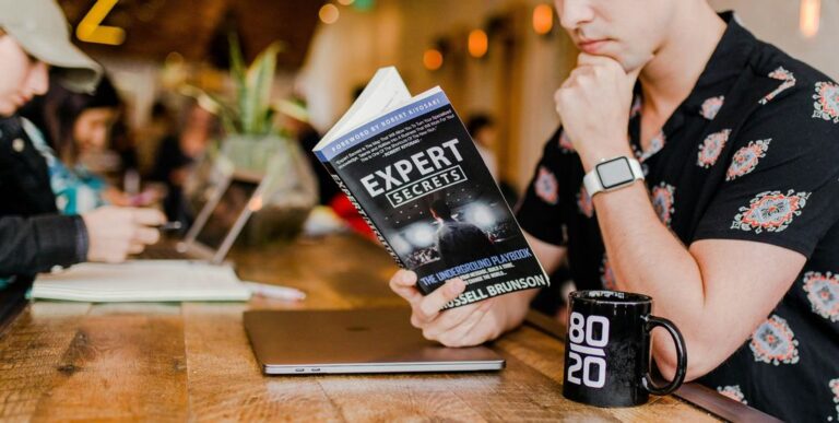 Jak stworzyć produkt cyfrowy pełny przewodnik dla początkujących