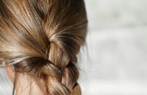 Jak się olejuje włosy i dlaczego warto to robić